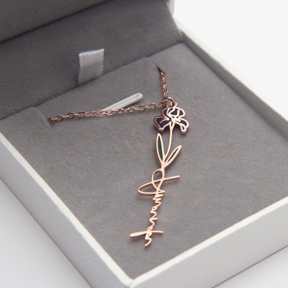 Personalized Dainty Minimalist Name Necklace Secondary image